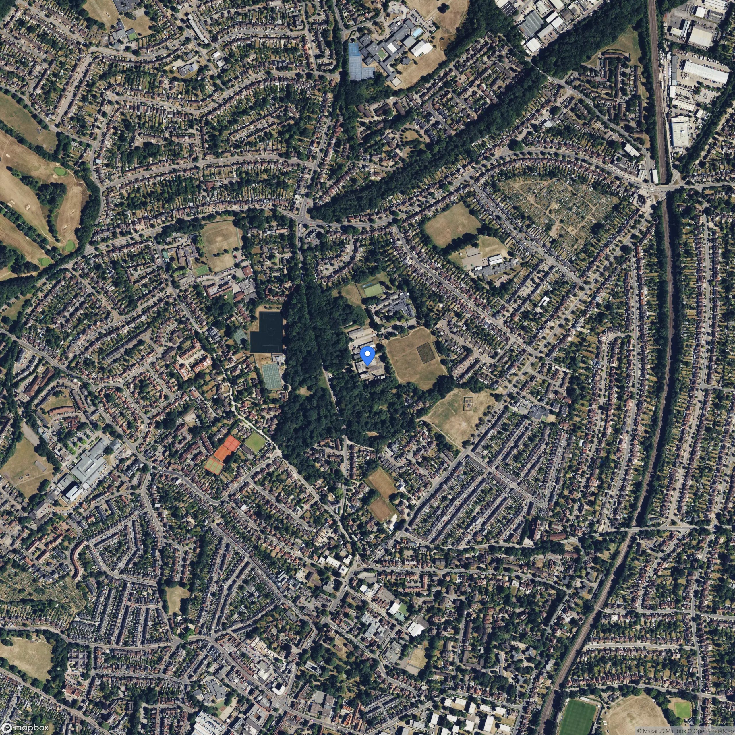51°45'44.9"N 0°19'58.9"W