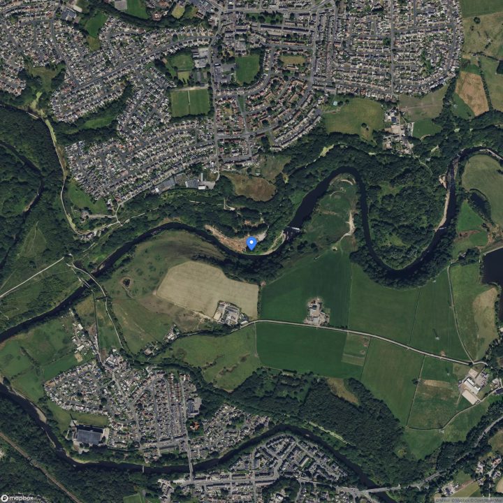 53°33'12.4"N 2…